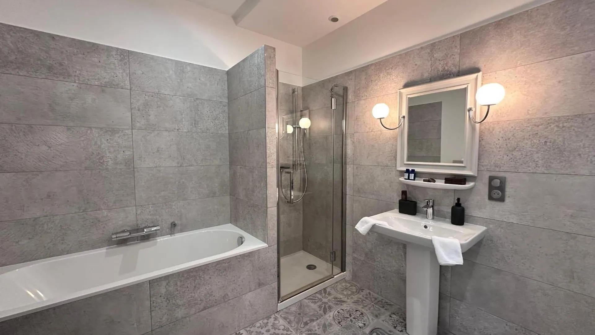 Quai Promenade View Balcony With Breathtaking View Apartment Nice